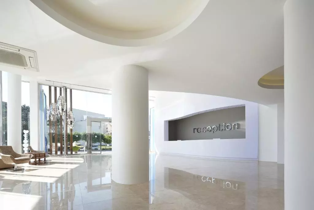 پذیرش هتل بلو بی پلاتینیوم